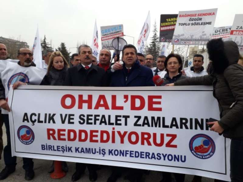 Hükümetin kamu çalışanlarına yaptığı zammı protesto ettik