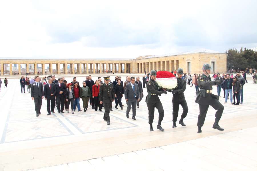 Konfederasyonumuz Birleşik Kamu-İş'in 11. Kuruluş Yıl Dönümünde Anıtkabir’i ziyaret ettik